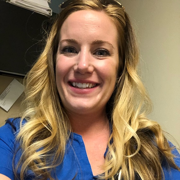 Meet your Posher, Lindsey - Picture 1 of 1